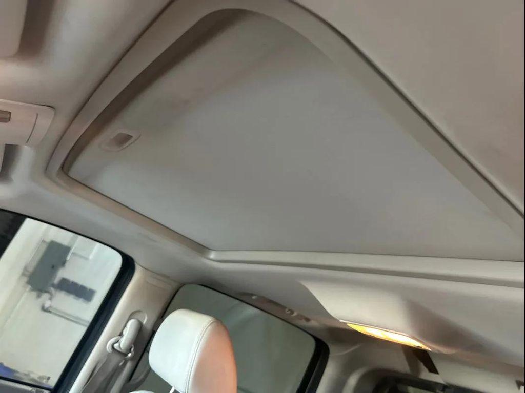 used 2007 Chevrolet Avalanche car, priced at $7,988