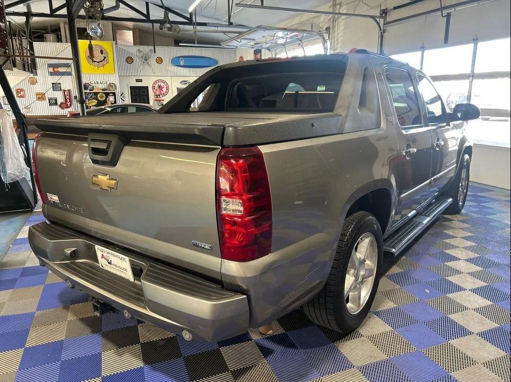 used 2007 Chevrolet Avalanche car, priced at $7,988