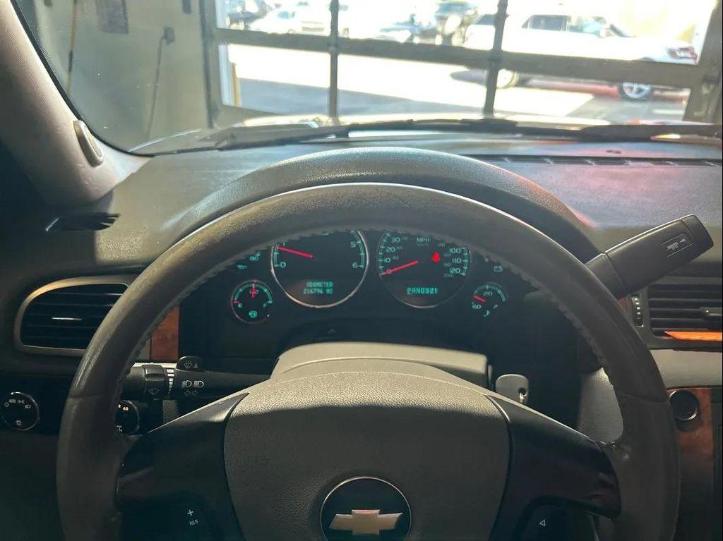 used 2007 Chevrolet Avalanche car, priced at $7,988