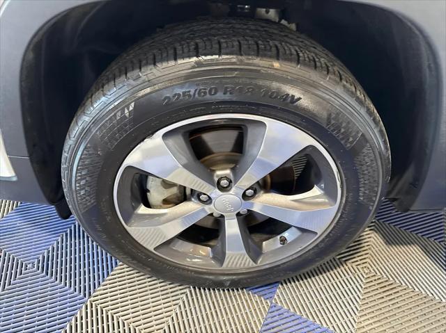 used 2020 Jeep Cherokee car, priced at $22,988