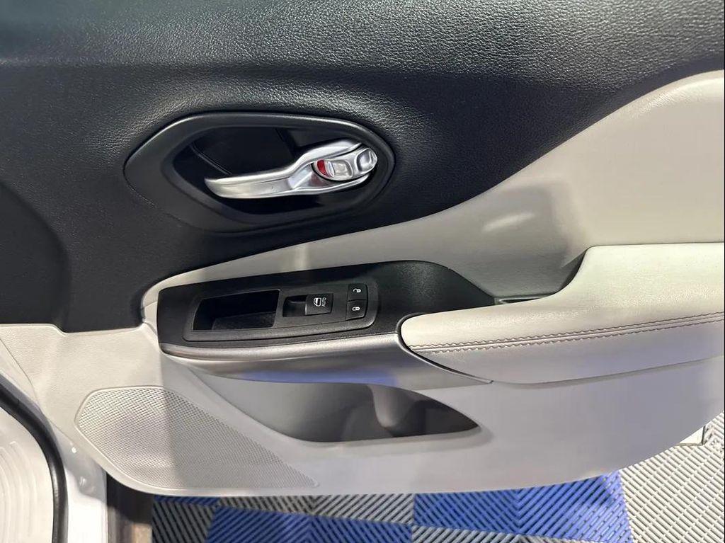 used 2020 Jeep Cherokee car, priced at $22,988