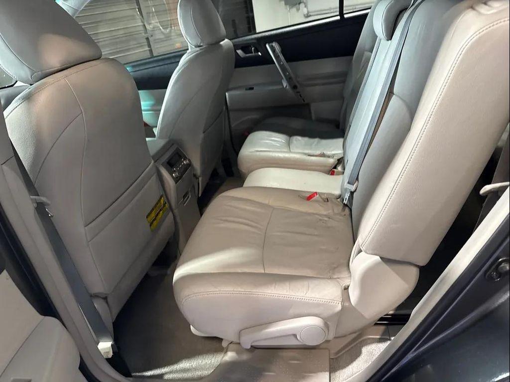 used 2009 Toyota Highlander car, priced at $10,988