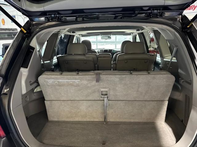 used 2009 Toyota Highlander car, priced at $10,988