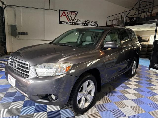 used 2009 Toyota Highlander car, priced at $10,988