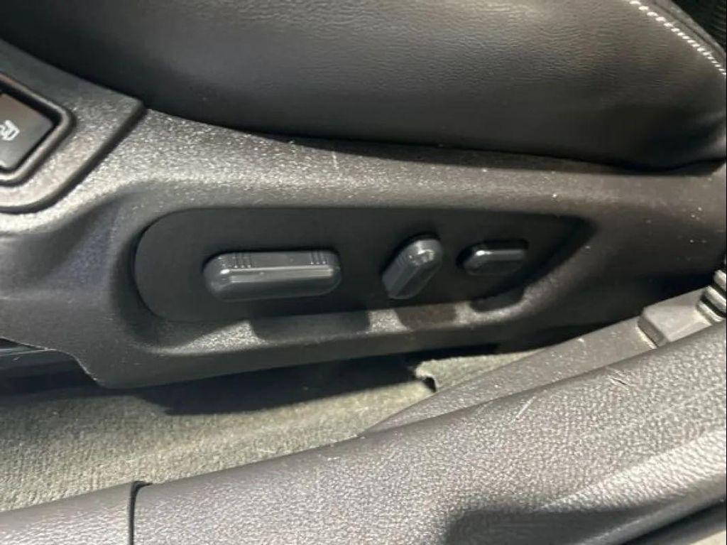 used 2016 Ford Taurus car, priced at $9,999