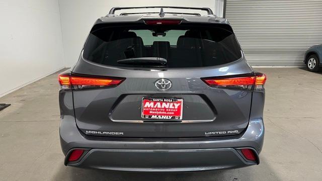 used 2022 Toyota Highlander car, priced at $39,368