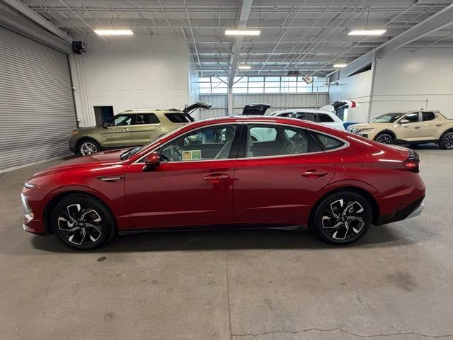 used 2024 Hyundai Sonata car, priced at $23,931