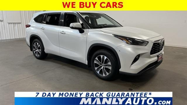 used 2022 Toyota Highlander car, priced at $31,995