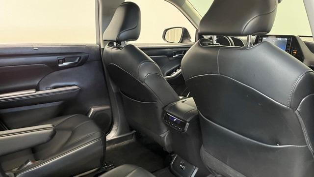 used 2021 Toyota Highlander car, priced at $32,403