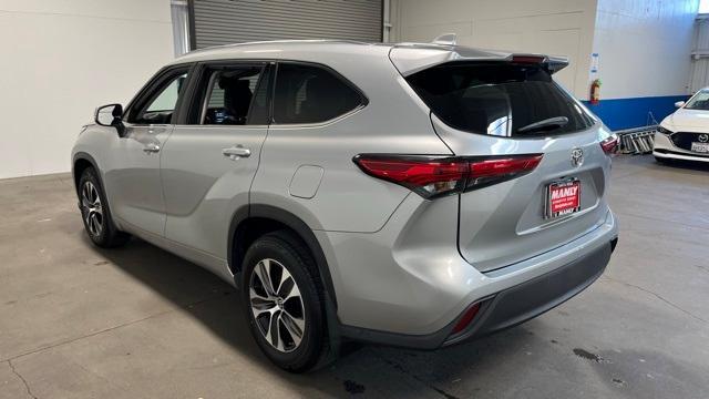 used 2021 Toyota Highlander car, priced at $32,403