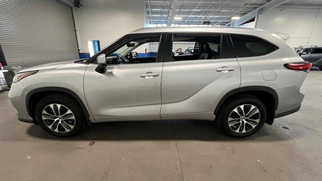 used 2021 Toyota Highlander car, priced at $32,403