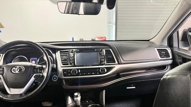 used 2018 Toyota Highlander car, priced at $29,971