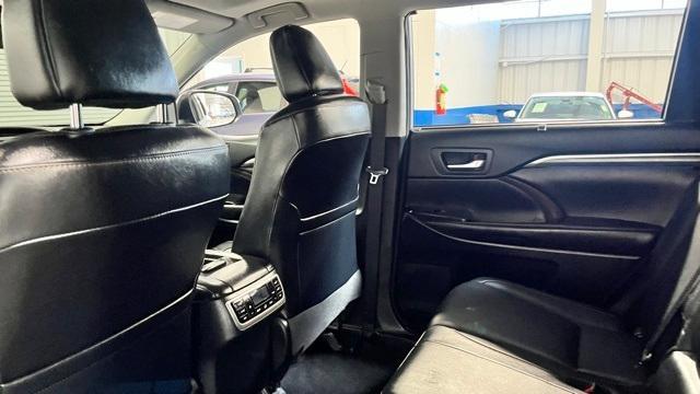 used 2018 Toyota Highlander car, priced at $29,971