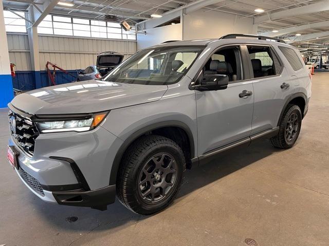 used 2025 Honda Pilot car, priced at $43,943