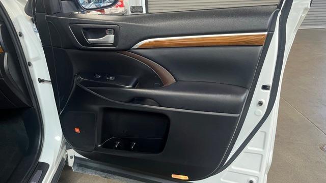 used 2019 Toyota Highlander car, priced at $28,983