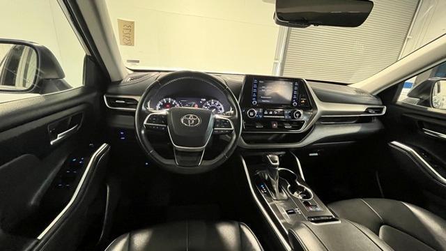 used 2022 Toyota Highlander car, priced at $30,995