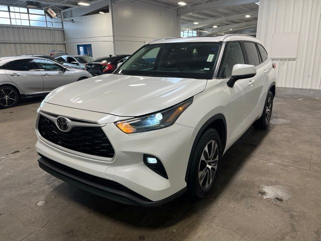 used 2023 Toyota Highlander car, priced at $33,542