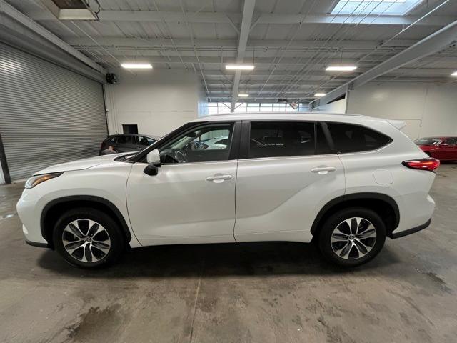 used 2023 Toyota Highlander car, priced at $33,542