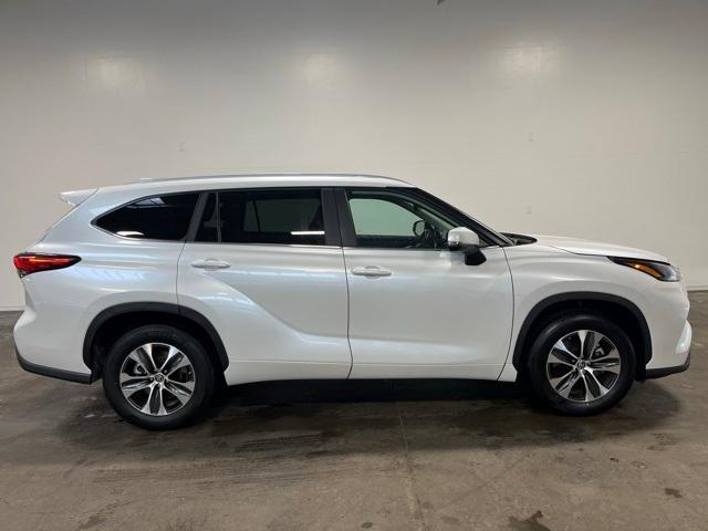 used 2023 Toyota Highlander car, priced at $33,542