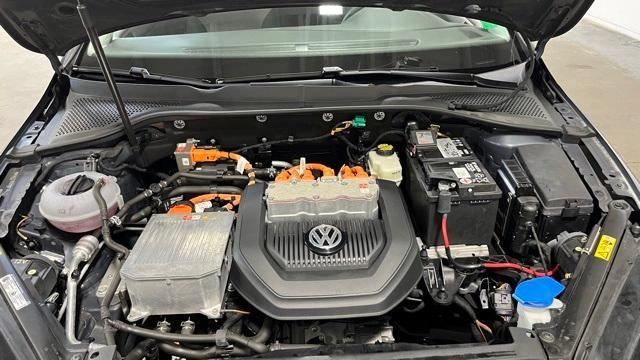 used 2016 Volkswagen e-Golf car, priced at $10,936