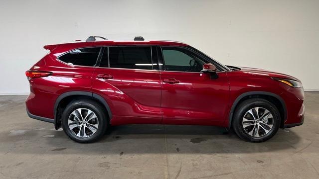 used 2022 Toyota Highlander car, priced at $41,000