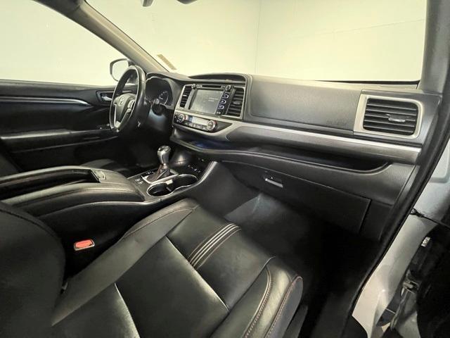 used 2019 Toyota Highlander car, priced at $28,800