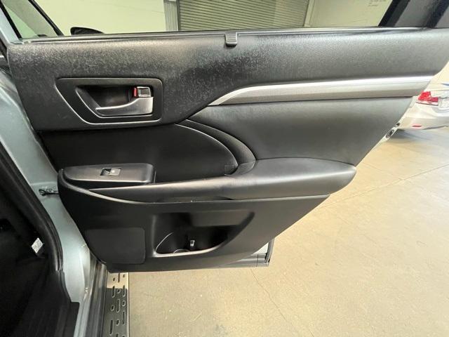 used 2019 Toyota Highlander car, priced at $28,800