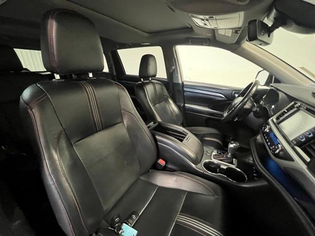 used 2019 Toyota Highlander car, priced at $28,800