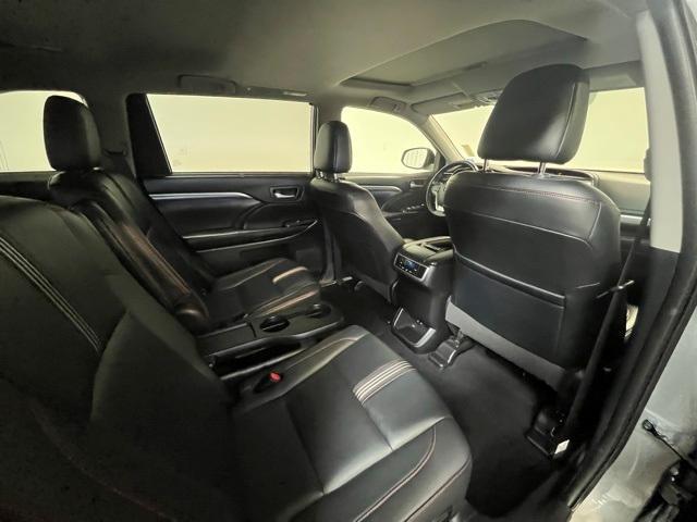 used 2019 Toyota Highlander car, priced at $28,800