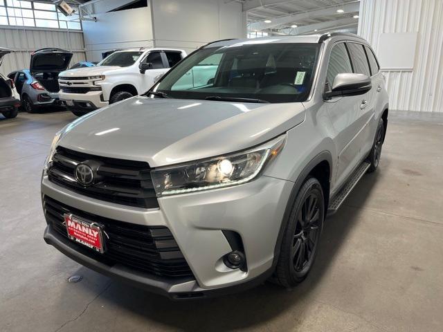 used 2019 Toyota Highlander car, priced at $28,800