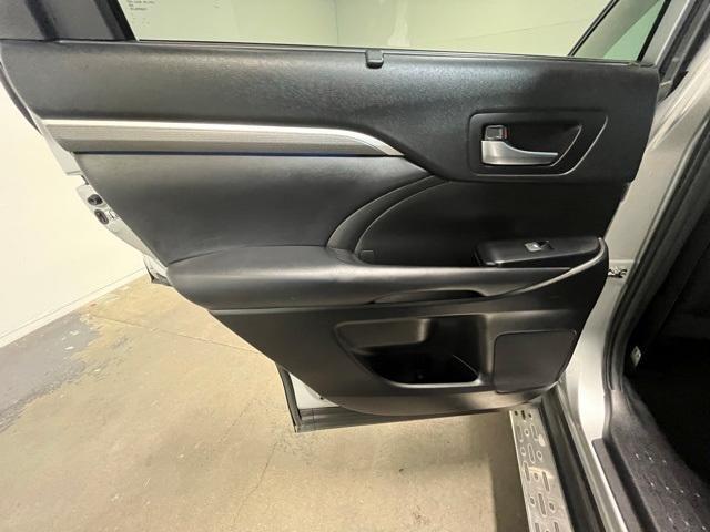 used 2019 Toyota Highlander car, priced at $28,800