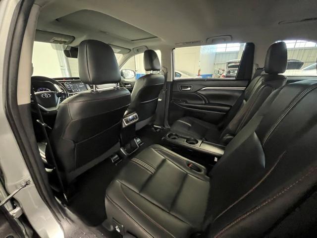 used 2019 Toyota Highlander car, priced at $28,800