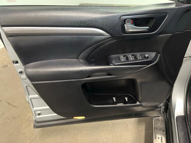 used 2019 Toyota Highlander car, priced at $28,800