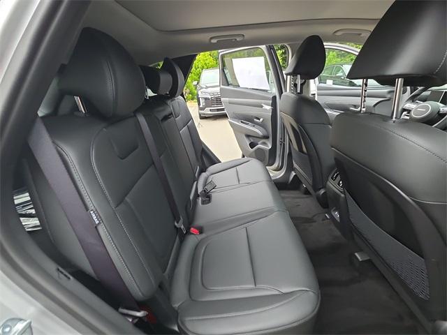 new 2025 Hyundai TUCSON Hybrid car, priced at $37,399