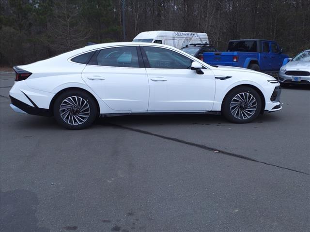 new 2024 Hyundai Sonata Hybrid car, priced at $29,954