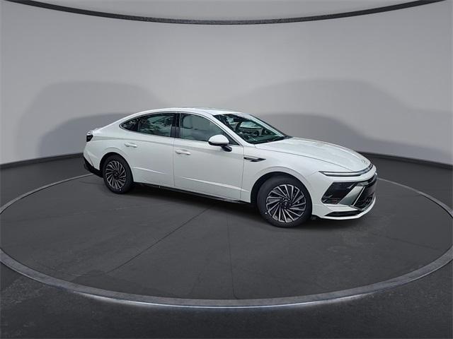 new 2024 Hyundai Sonata Hybrid car, priced at $32,204