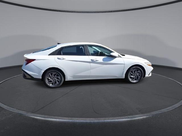 new 2026 Hyundai ELANTRA HEV car, priced at $27,085