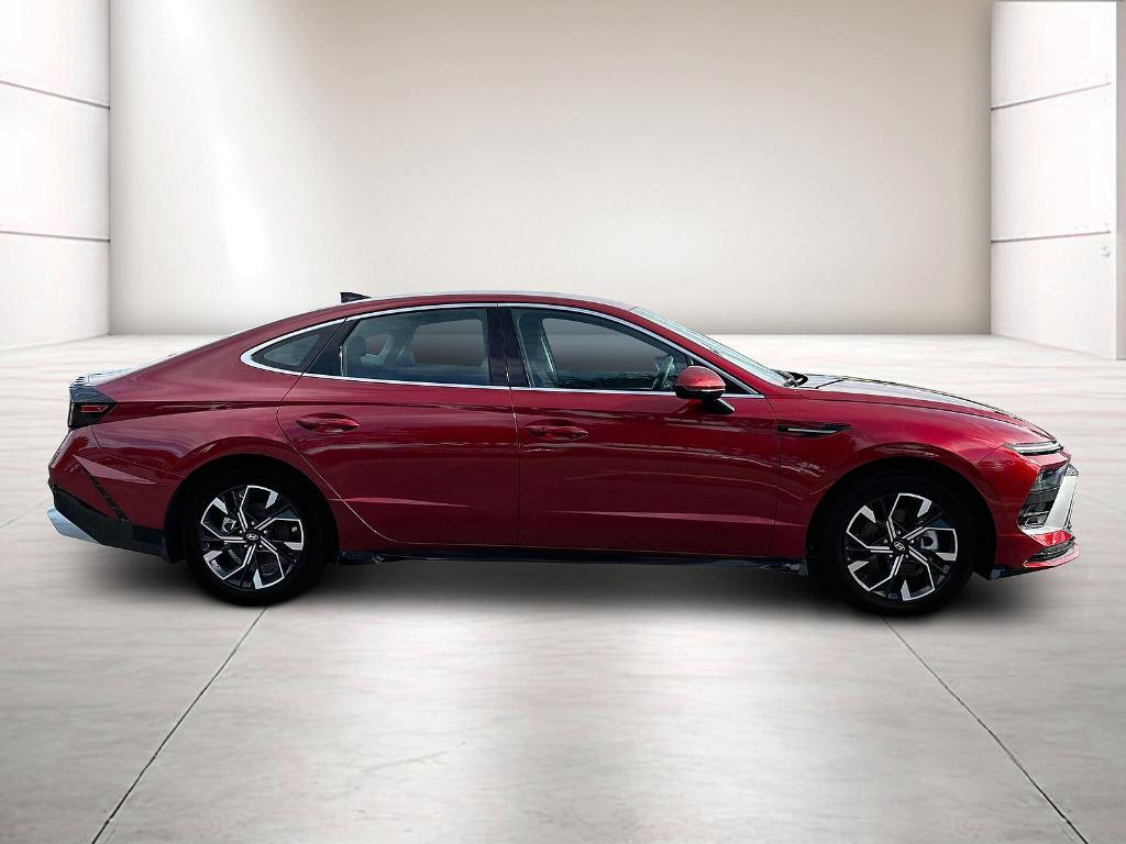 new 2024 Hyundai Sonata car, priced at $28,069