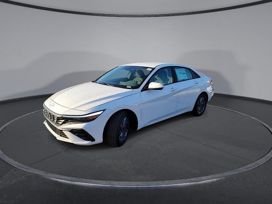 new 2024 Hyundai Elantra car, priced at $23,427