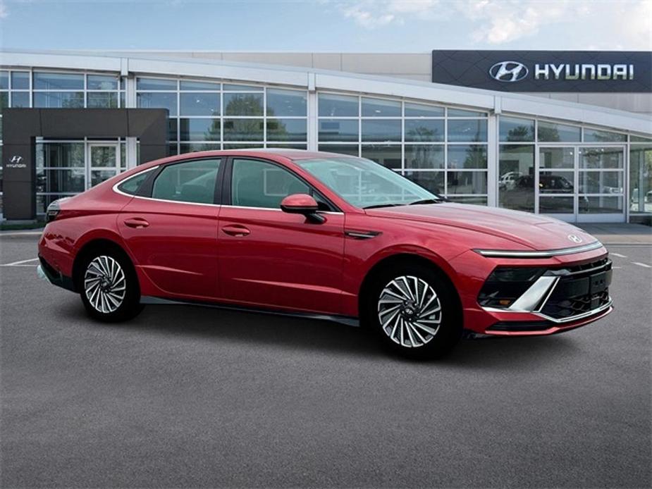 new 2025 Hyundai Sonata Hybrid car, priced at $32,140