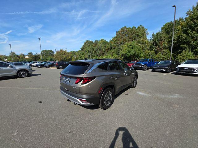 new 2025 Hyundai TUCSON Hybrid car, priced at $34,210