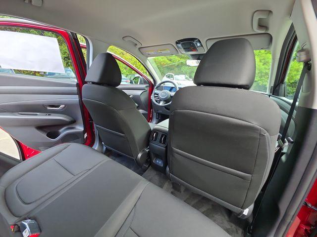 new 2025 Hyundai TUCSON Hybrid car, priced at $34,095