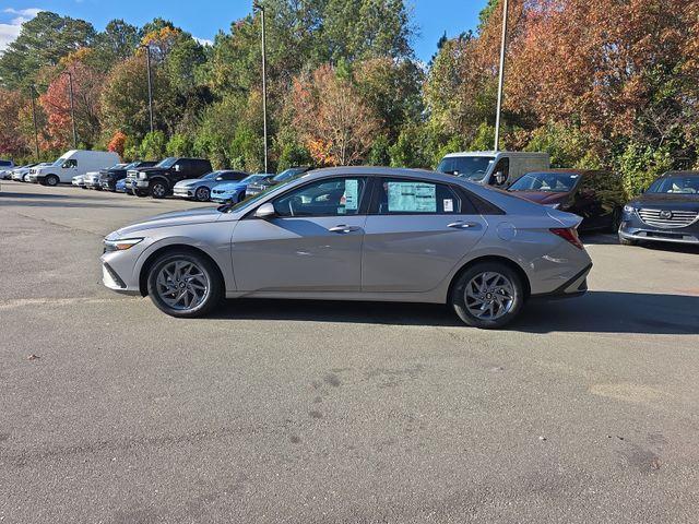 new 2026 Hyundai ELANTRA HEV car, priced at $26,585