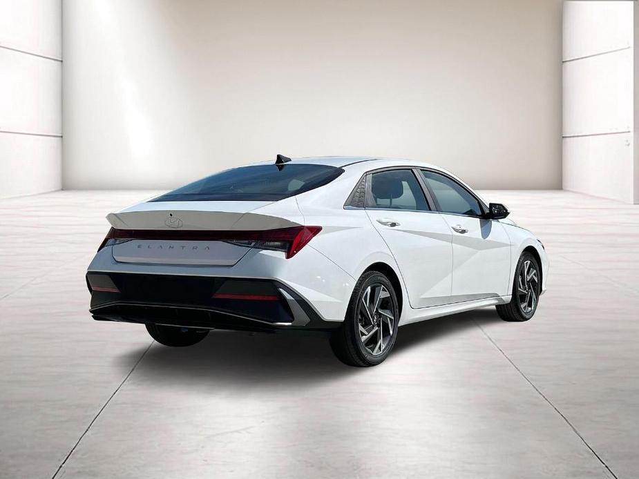 new 2024 Hyundai Elantra car, priced at $25,567