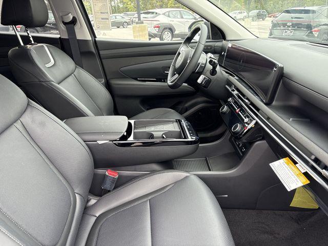 new 2025 Hyundai TUCSON Hybrid car, priced at $38,435