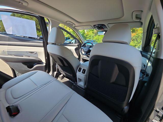 new 2025 Hyundai TUCSON Hybrid car, priced at $37,060