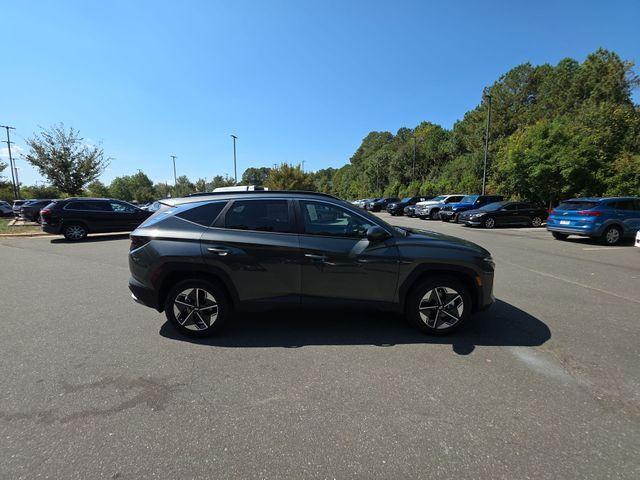 new 2025 Hyundai TUCSON Hybrid car, priced at $37,060