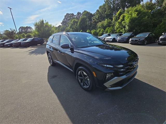 new 2025 Hyundai TUCSON Hybrid car, priced at $37,305