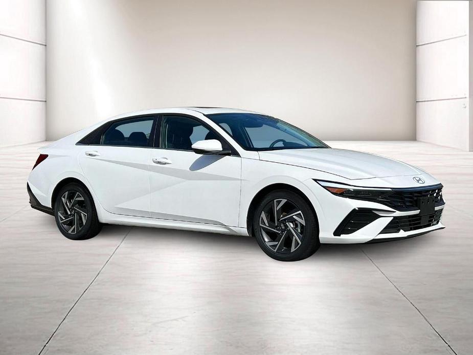 new 2024 Hyundai Elantra car, priced at $25,567