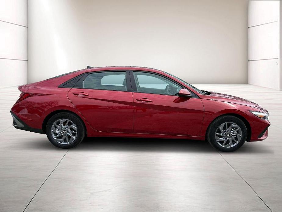 new 2024 Hyundai Elantra car, priced at $23,562